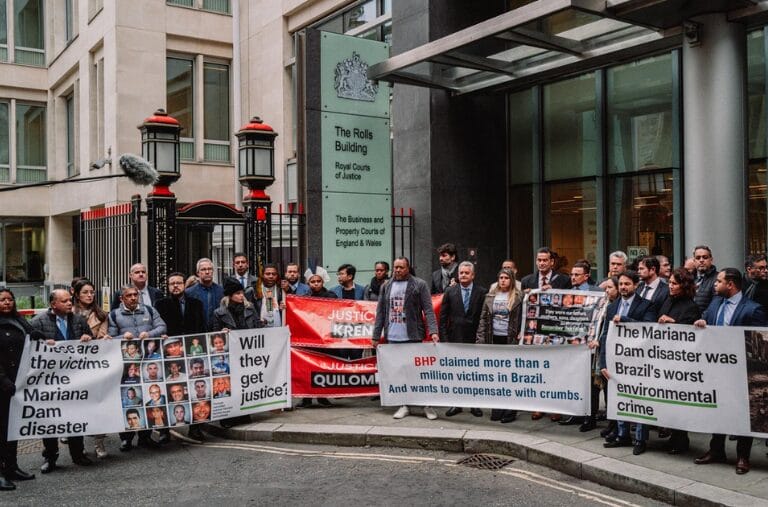 Mariana dam disaster victims at the High Court