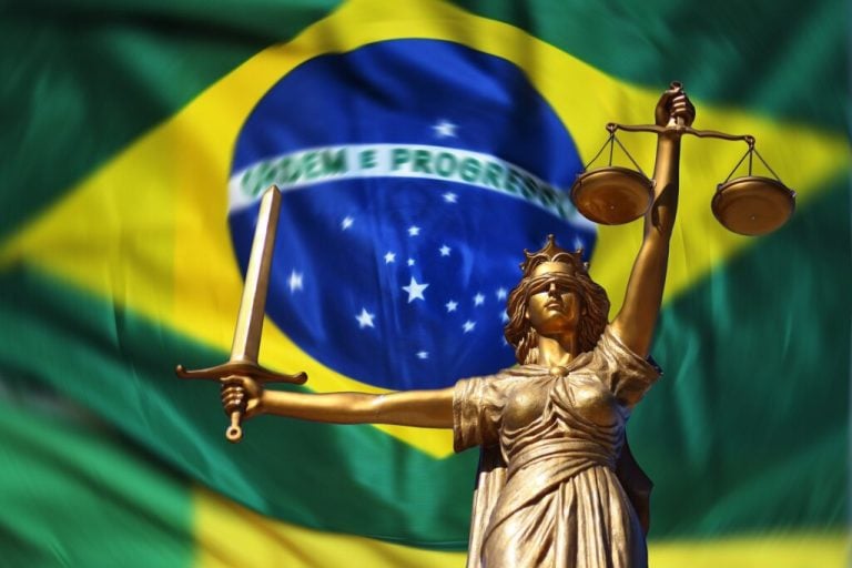 47d1f0ab-employment-law-in-brazil-justice-statue-1024x683-1-768x512 (1)